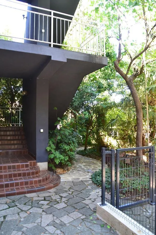 Villa Valkane Pet Friendly 150M From The Stunning Valkane Beach, City Indoor Pools-Fitness And City Mall Pula 0*,